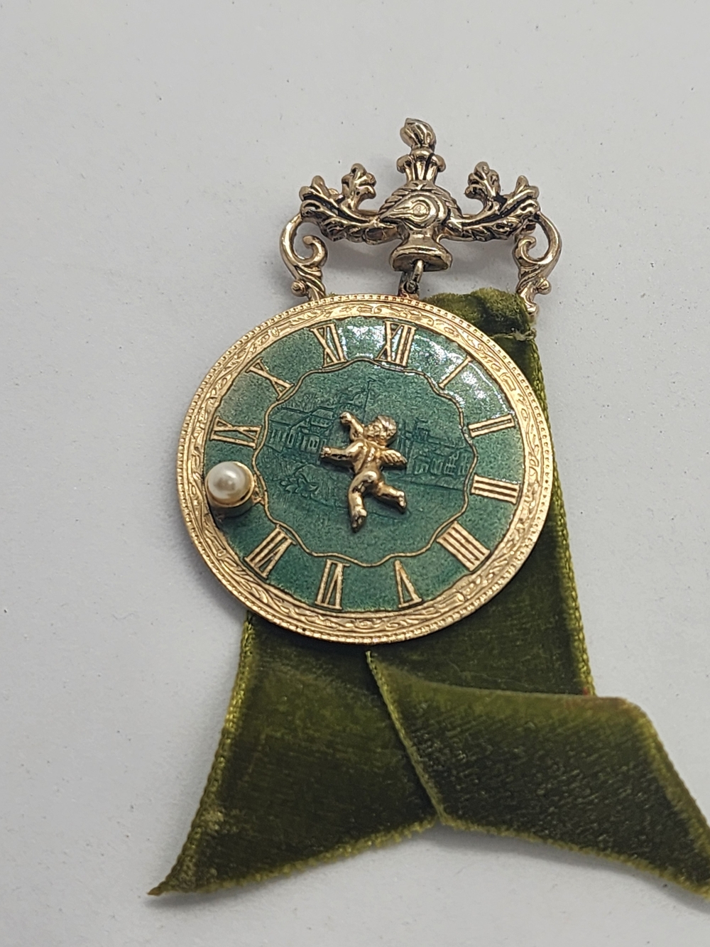 Vintage 1950s PIK NY Signed Faux Clock Brooch Pin with Green Guilloché Enamel